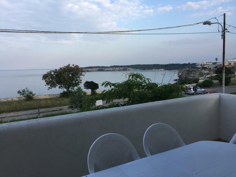 Villetta Fronte Mare Torre dell'Orso Luaran gambar