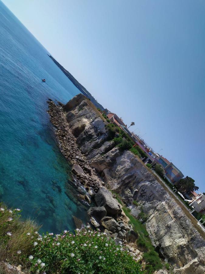 Villetta Fronte Mare Torre dell'Orso Luaran gambar